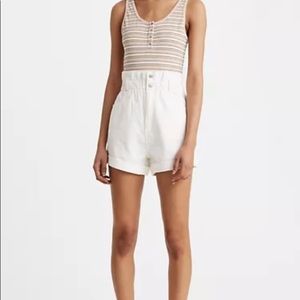NWT (10/30) Levis paper bag shorts!!